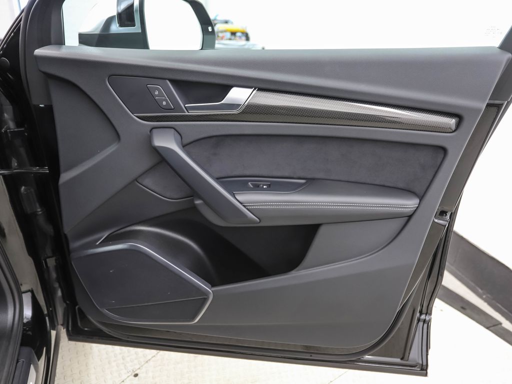 Thumbnail: 2022 Audi SQ5 - 28