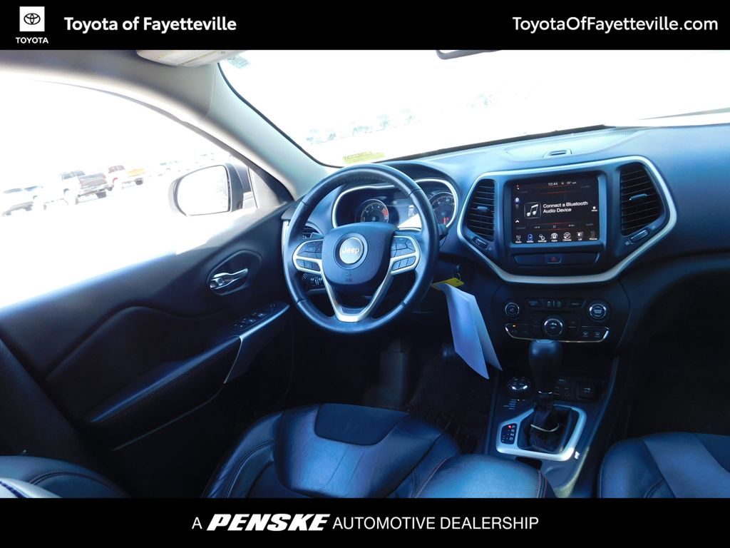 Thumbnail: 2017 Jeep Cherokee - 3