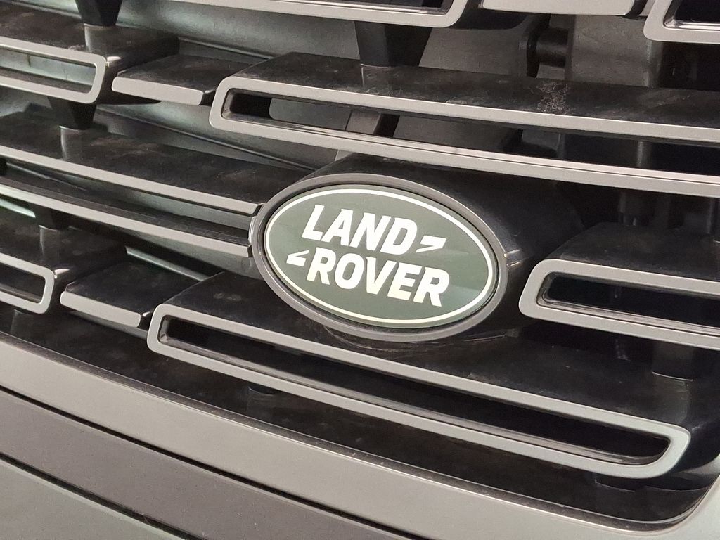 2025 Land Rover Range Rover SE 20