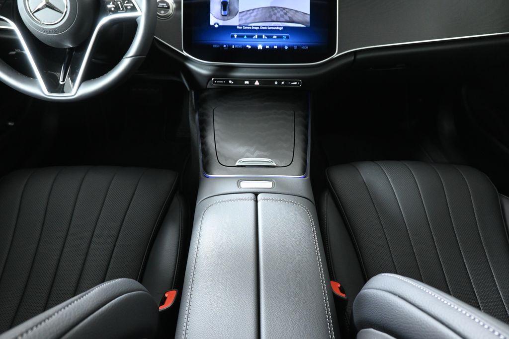 Thumbnail: 2025 Mercedes-Benz E-Class - 24