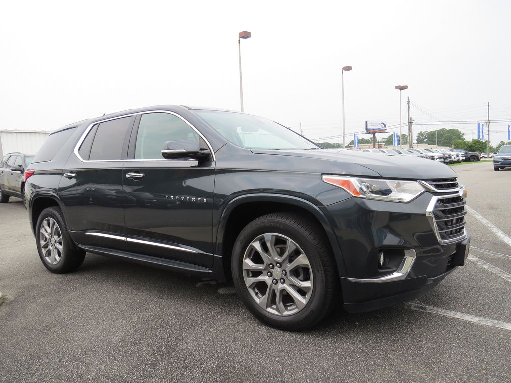 Gray (Graphite Metallic) 2019 Chevrolet Traverse SUV / Crossover Front-Wheel Drive 9-Speed Automatic