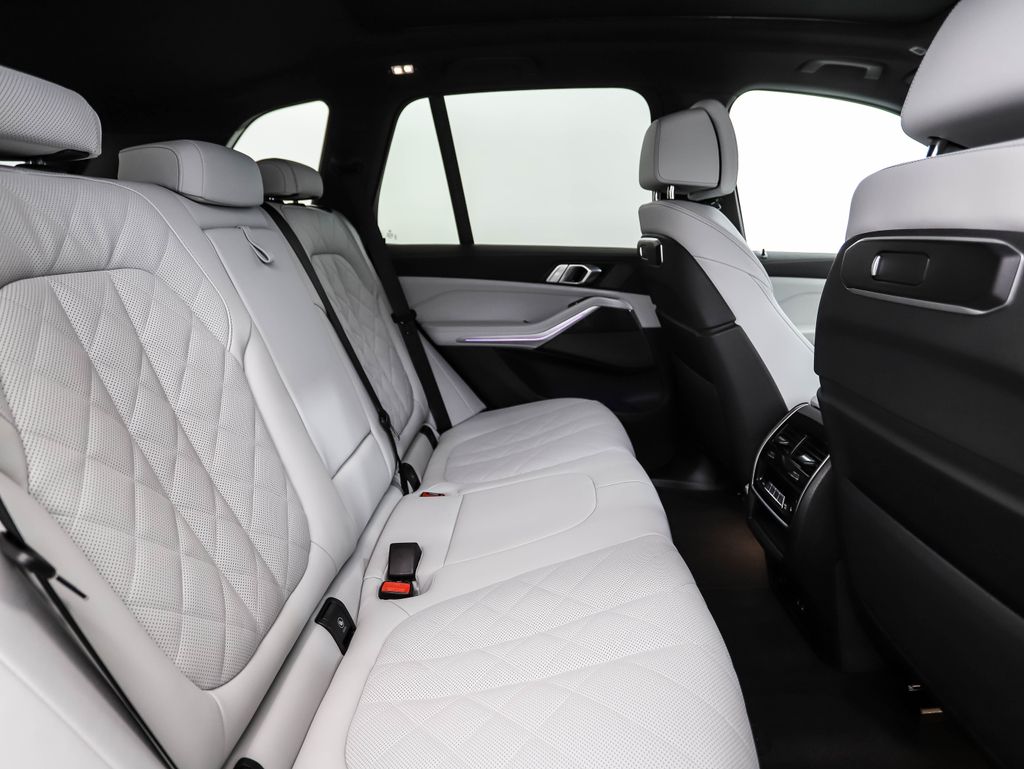 Thumbnail: 2026 BMW X5 - 25