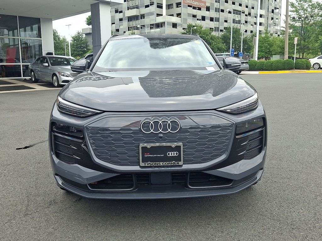 Thumbnail: 2025 Audi Q6 e-tron - 2