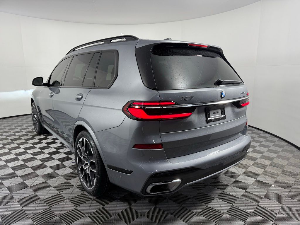 Thumbnail: 2024 BMW X7 - 7