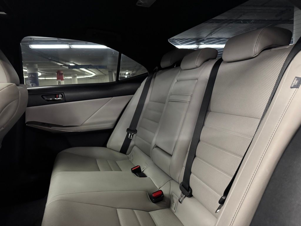 2015 Lexus IS 250 photo 18