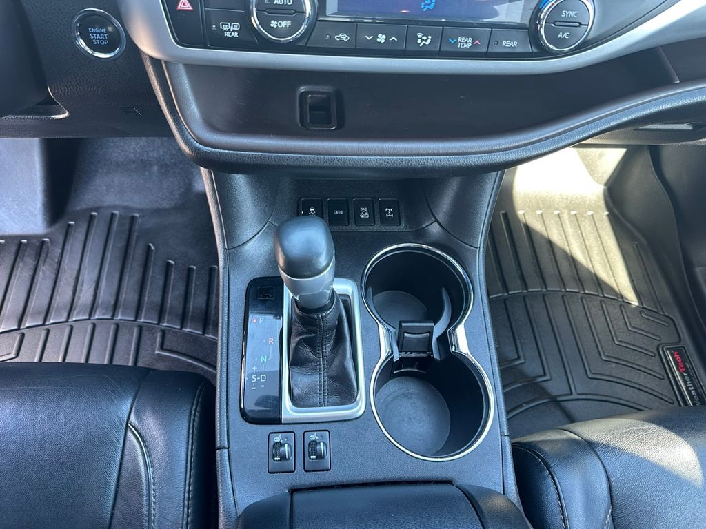 2018 Toyota Highlander 
