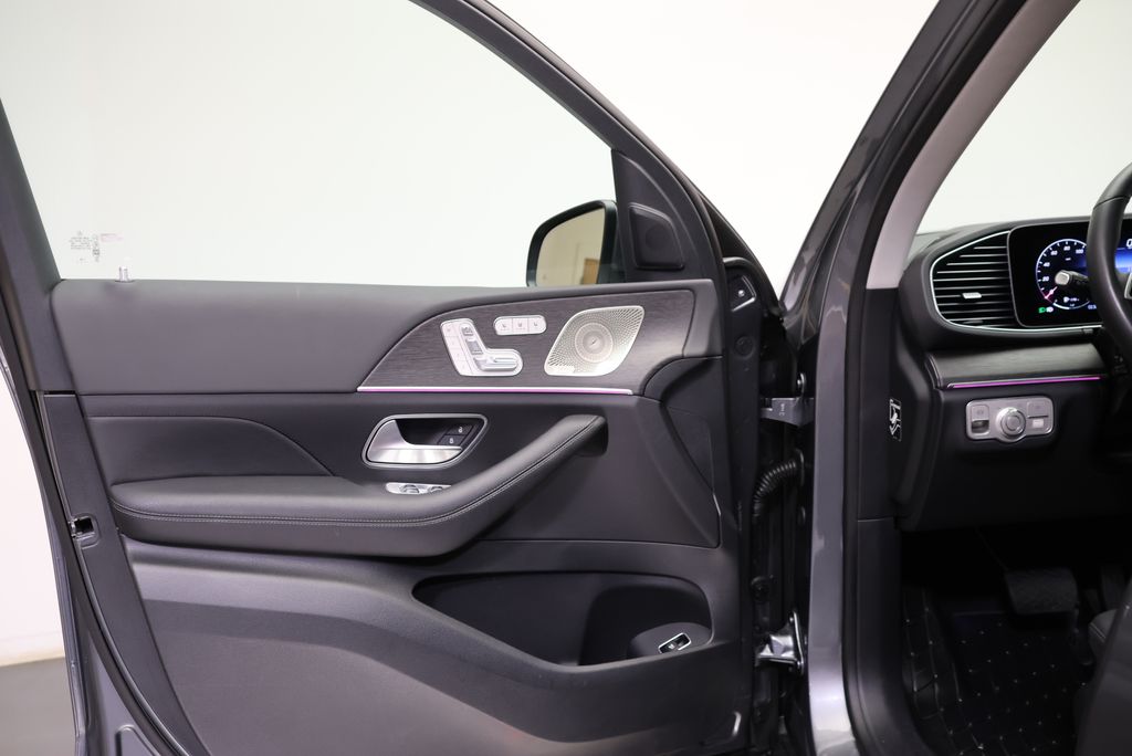 Thumbnail: 2026 Mercedes-Benz GLE - 31