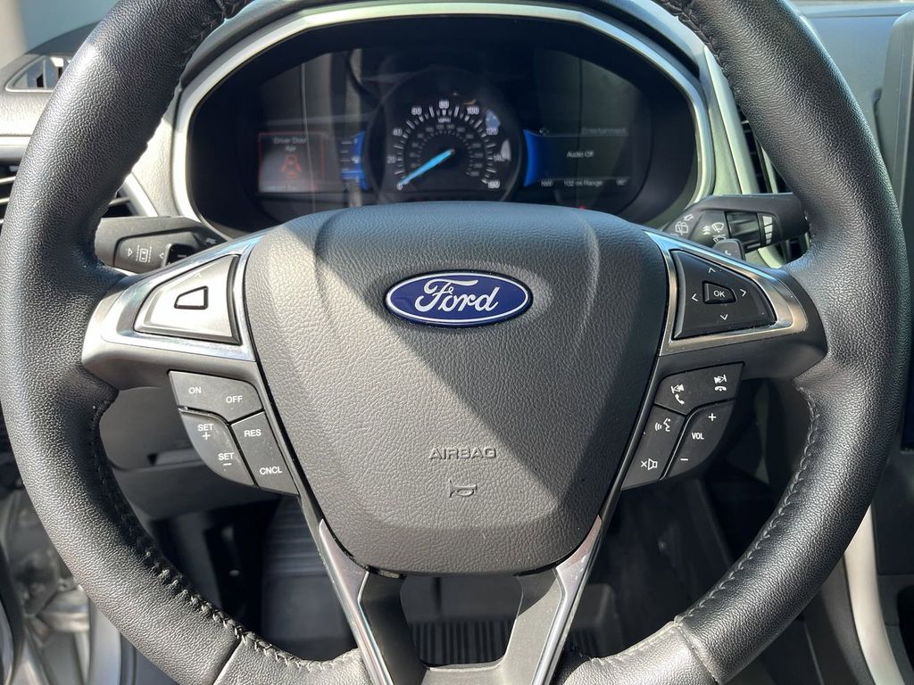 2021 Ford Edge SEL 31