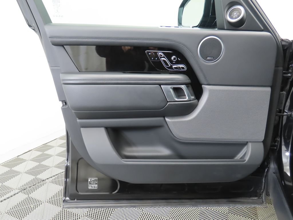 Thumbnail: 2020 Land Rover Range Rover - 24