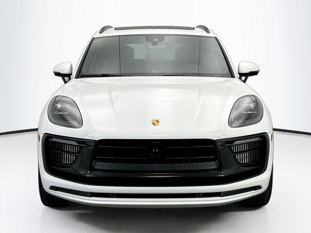 Thumbnail: 2026 Porsche Macan - 10