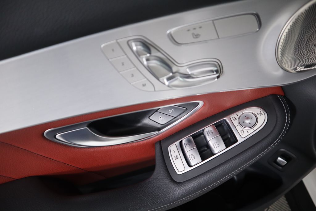 2021 Mercedes-Benz GLC 300 24