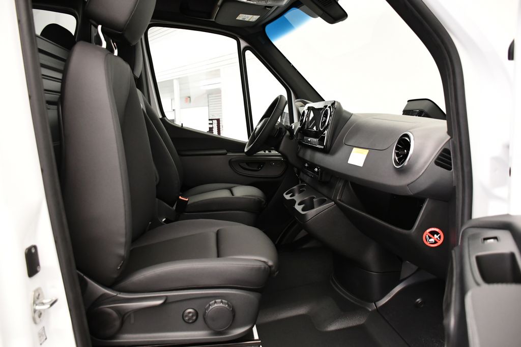 Thumbnail: 2026 Mercedes-Benz Sprinter - 29