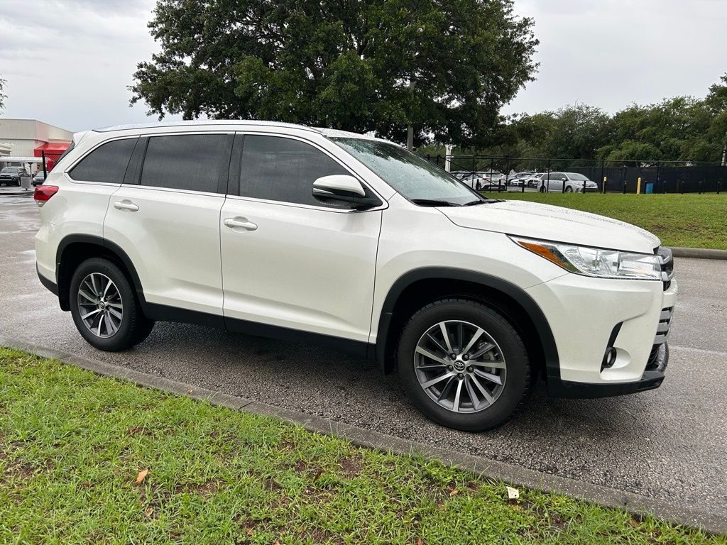 2019 Toyota Highlander SE 7