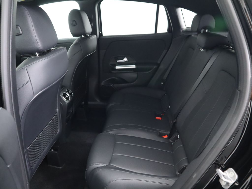 Thumbnail: 2025 Mercedes-Benz GLA - 21