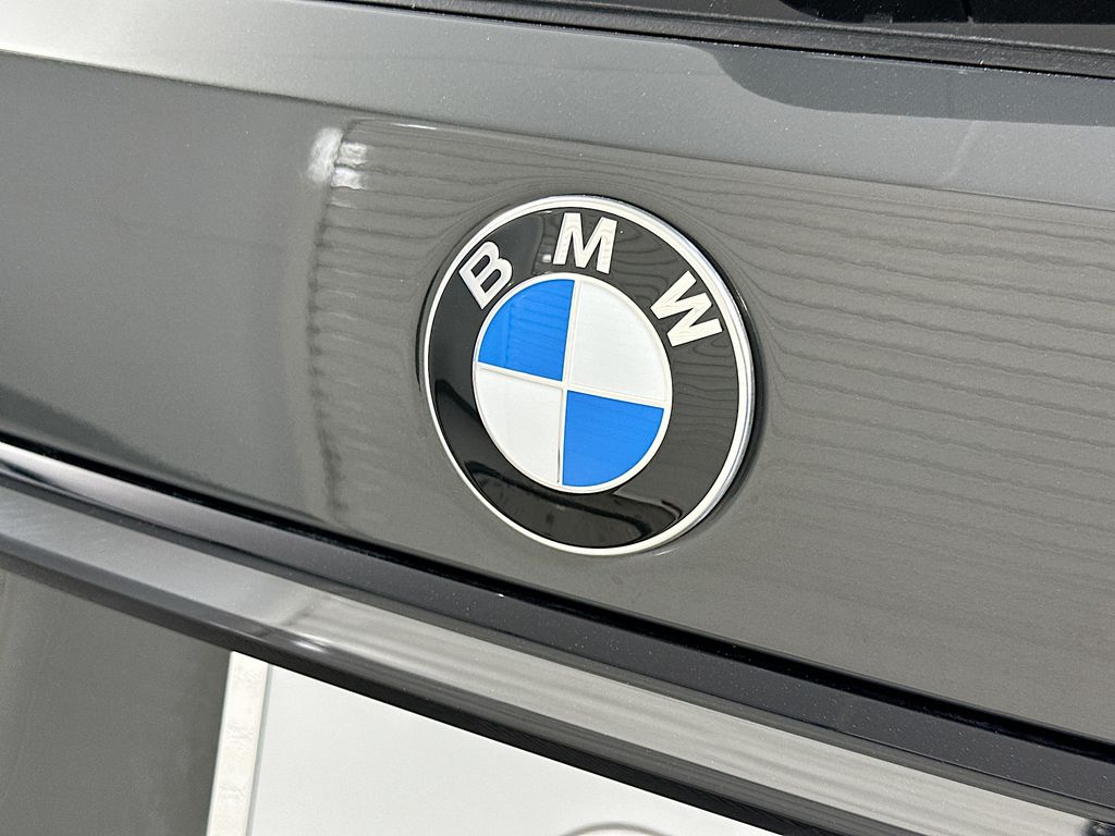 2025 BMW X7 M60i 22