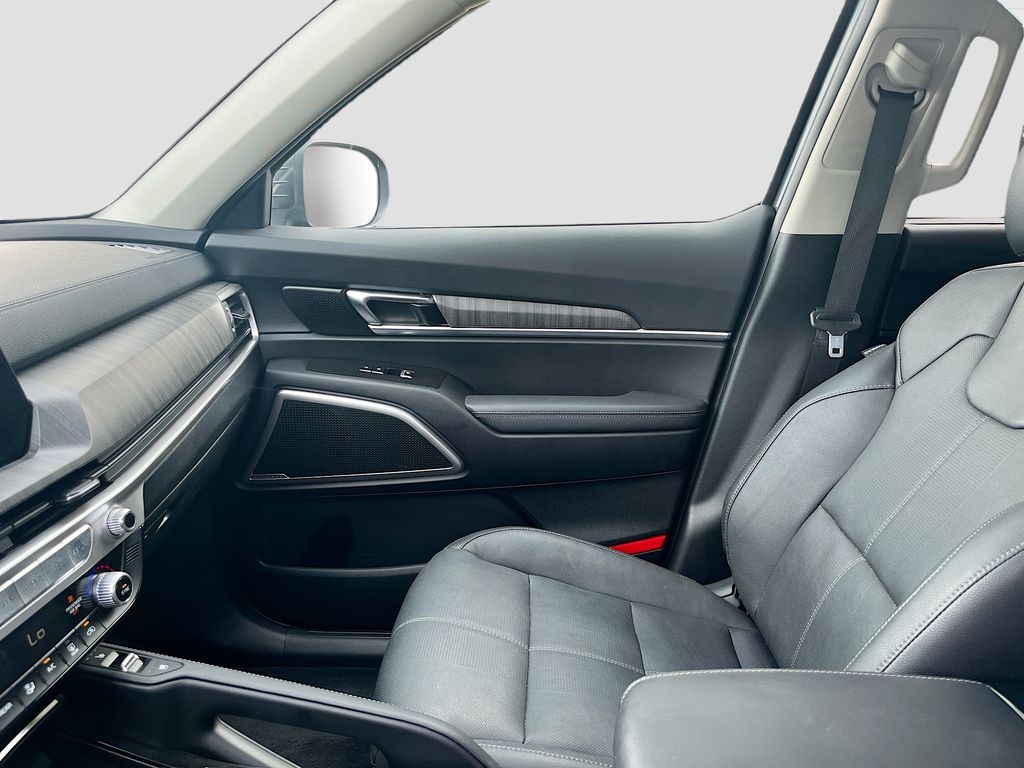 Used 2023 Gray Kia EX image 25