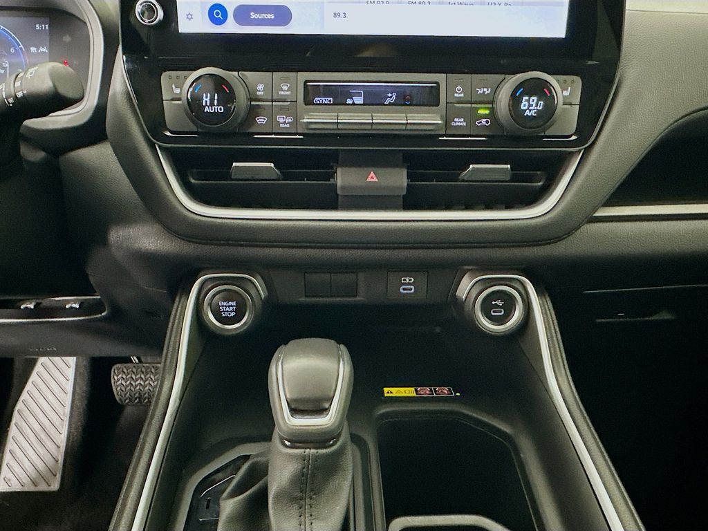 Thumbnail: 2025 Toyota Grand Highlander - 15