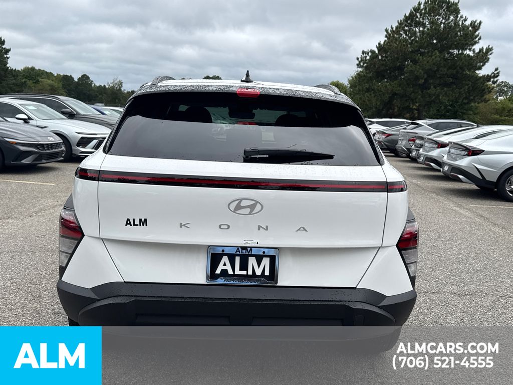 Used 2026 White Hyundai SEL Sport image 5