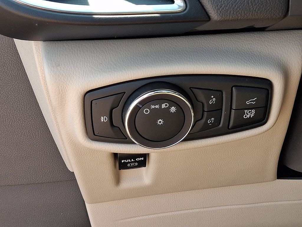 Thumbnail: 2019 Lincoln Nautilus - 25