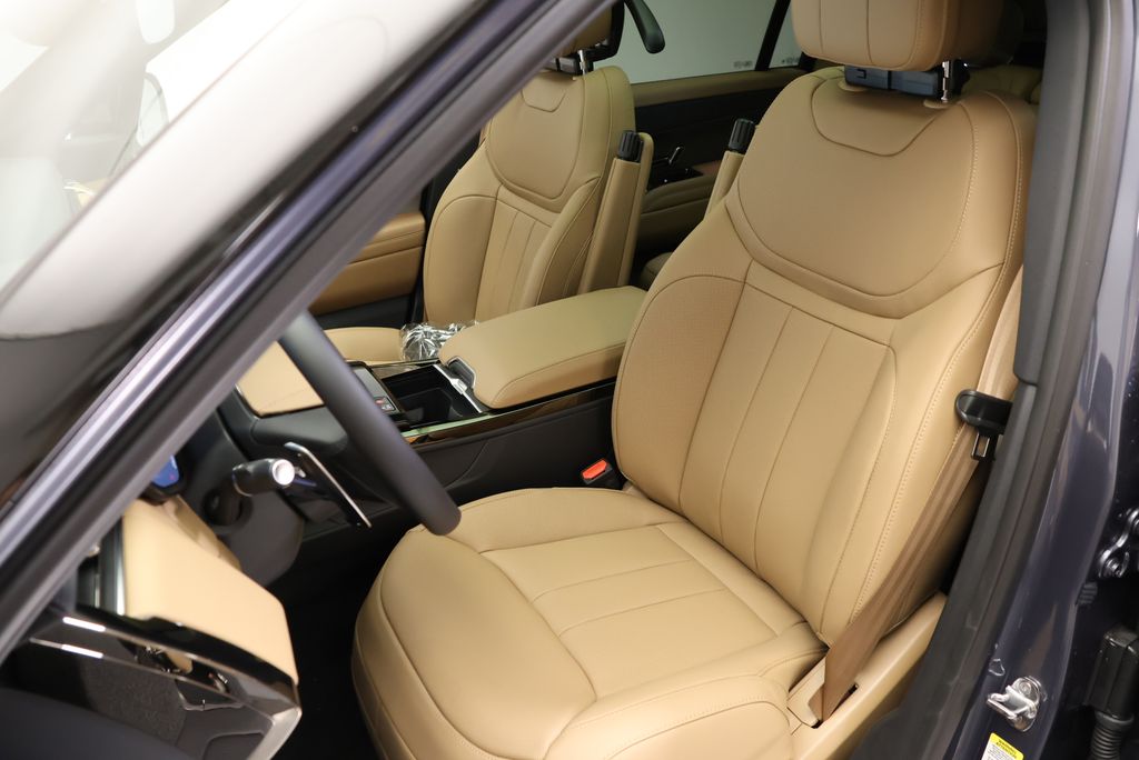 Thumbnail: 2026 Land Rover Range Rover Sport - 30