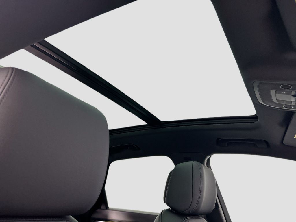 Thumbnail: 2025 Audi Q3 - 16