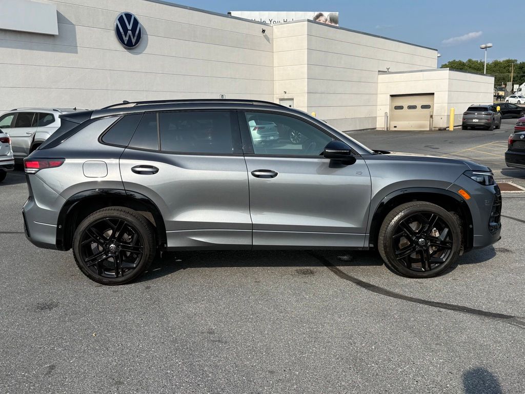 2025 Volkswagen Tiguan 2.0T SE R-Line Black Gray at Sutliff Volkswagen