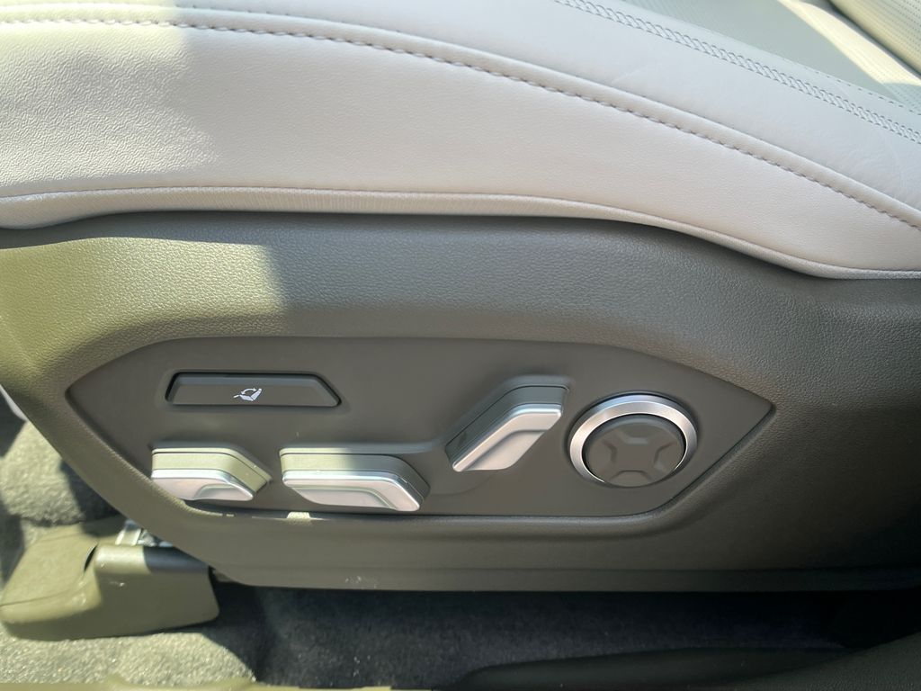 2025 Hyundai Santa Fe Calligraphy photo 9