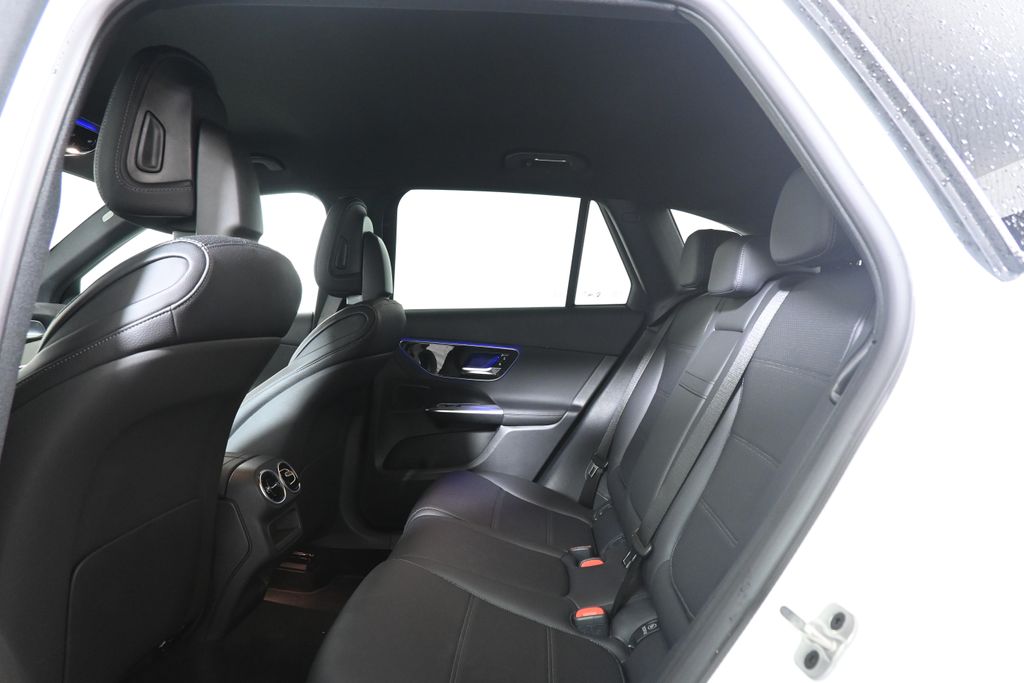 Thumbnail: 2025 Mercedes-Benz GLC - 30