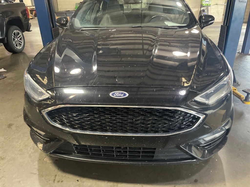 View vehicle photo 2