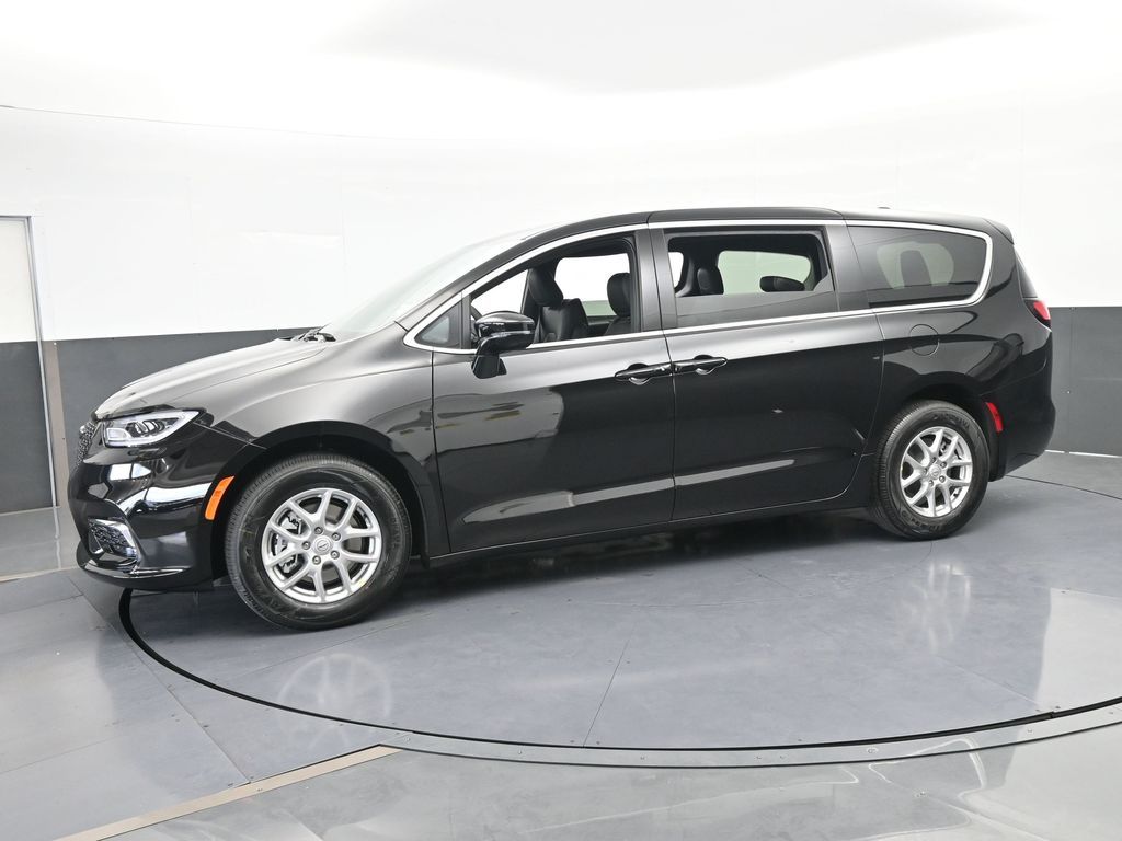 New 2026 Diamond Black Crystal Pearlcoat Chrysler Select image 2