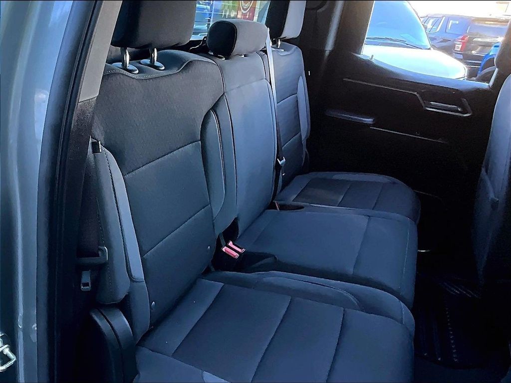 2023 GMC Sierra 1500 — photo 15
