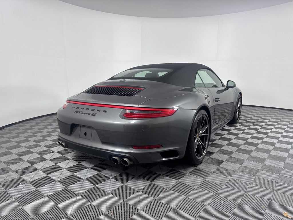 Thumbnail: 2017 Porsche 911 - 5
