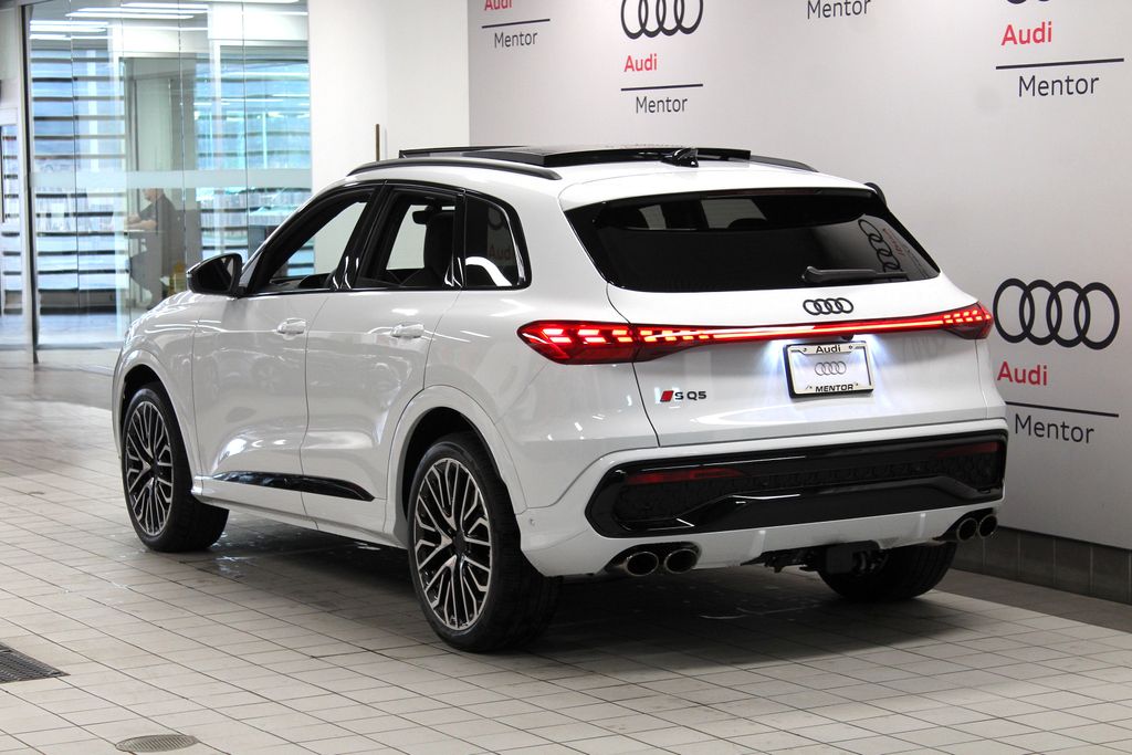 Thumbnail: 2026 Audi SQ5 - 4