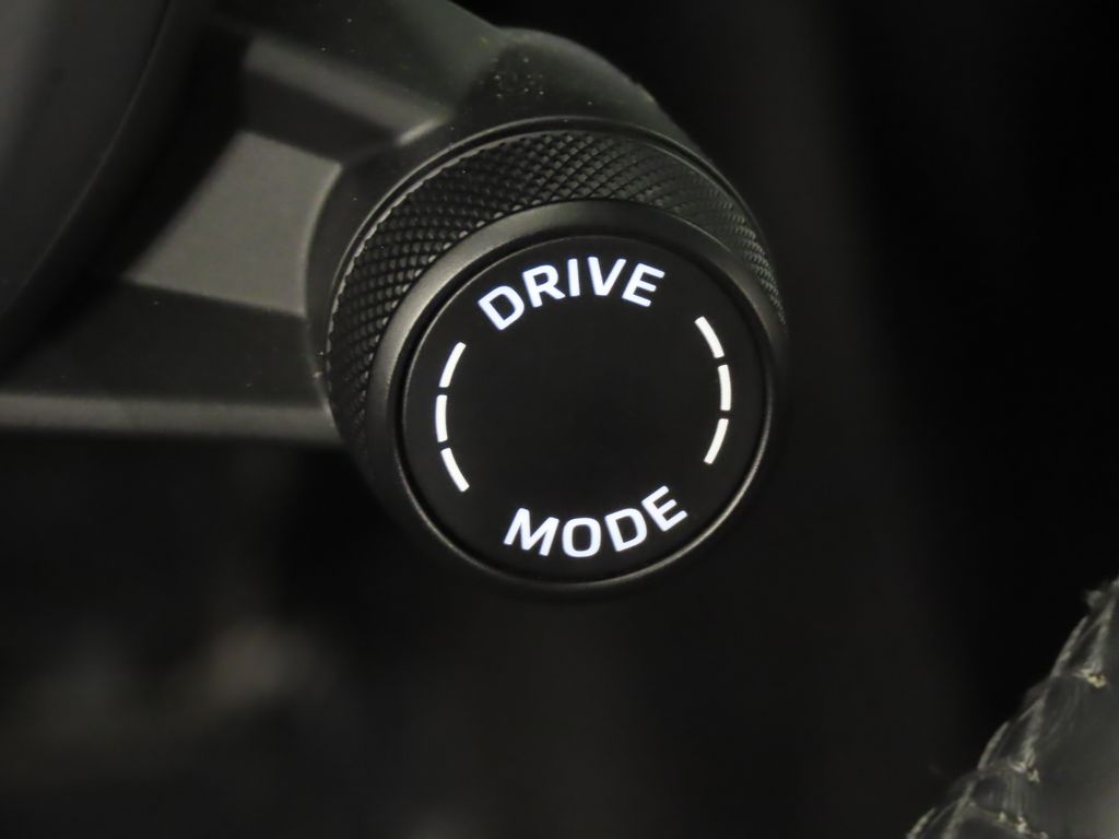 Thumbnail: 2023 Porsche Taycan - 23