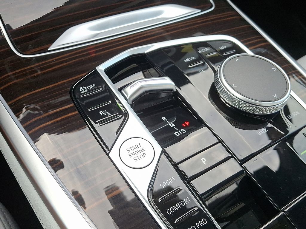 Thumbnail: 2026 BMW X7 - 7