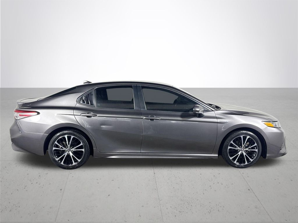 2020 Toyota Camry Hybrid SE