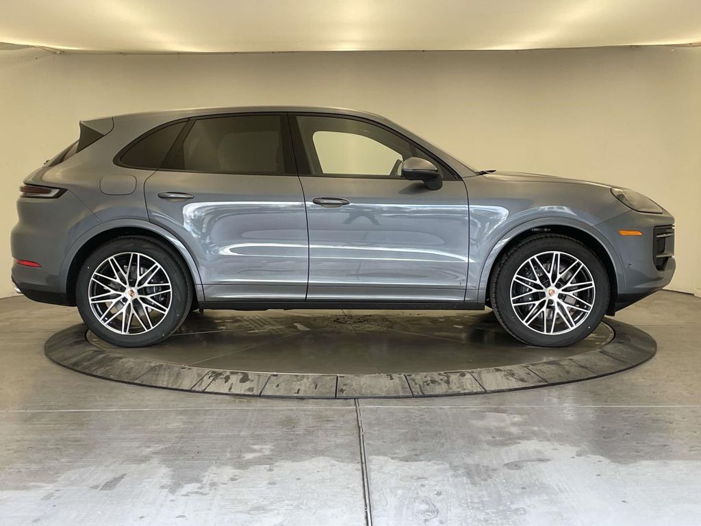 2026 Porsche Cayenne Base - 7