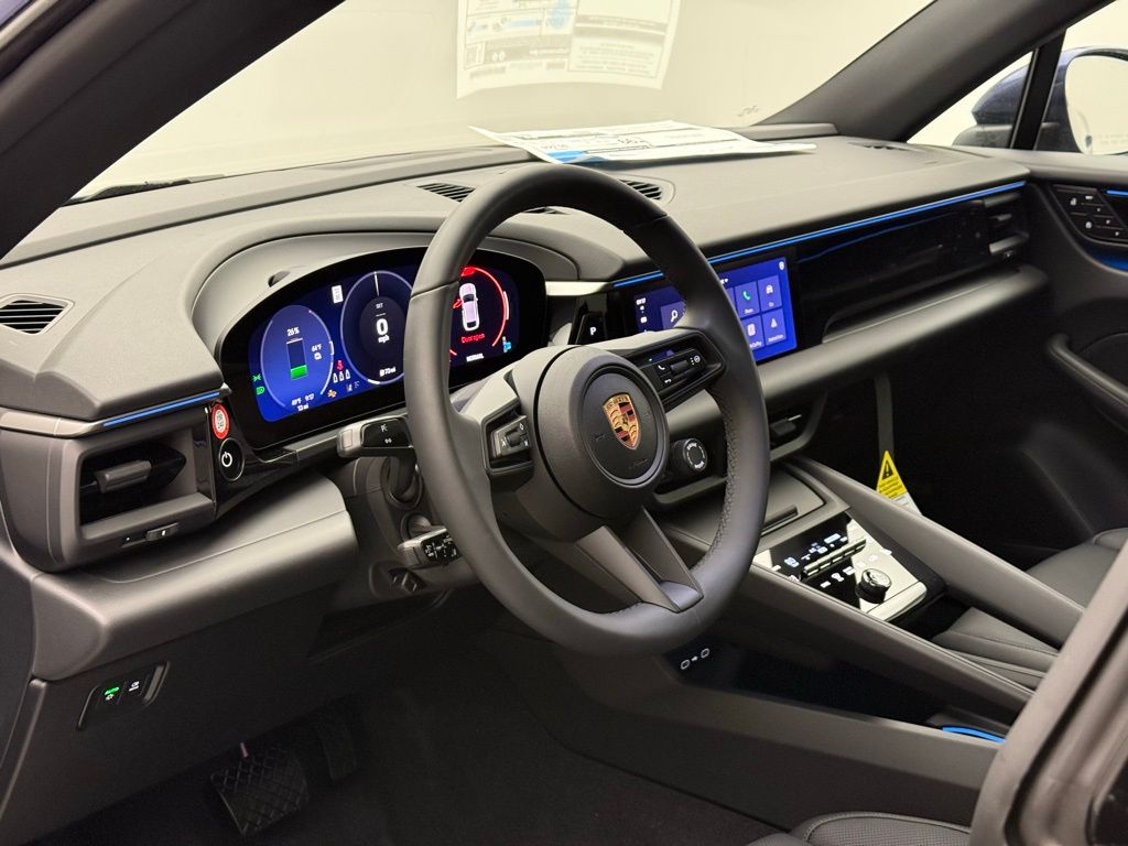 Thumbnail: 2025 Porsche Macan - 4