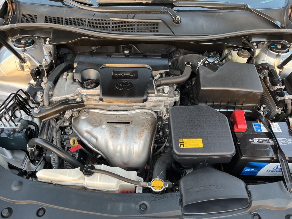 2015 Toyota Camry SE 13