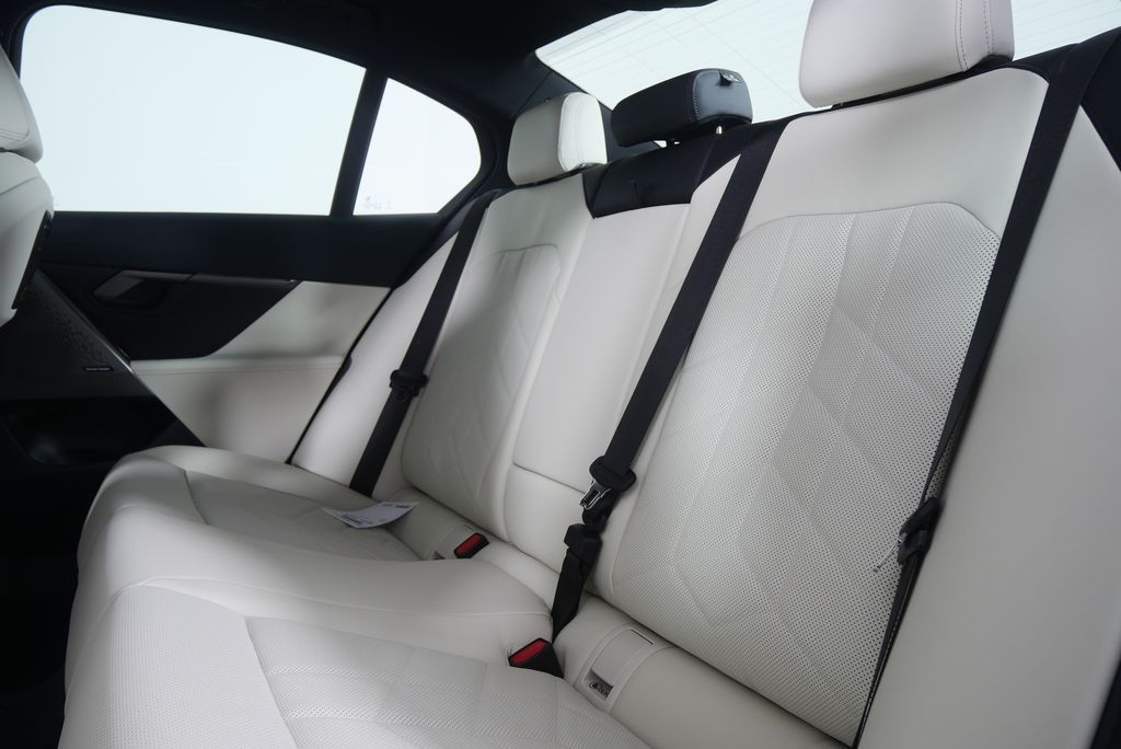 Thumbnail: 2026 BMW 5 Series - 16