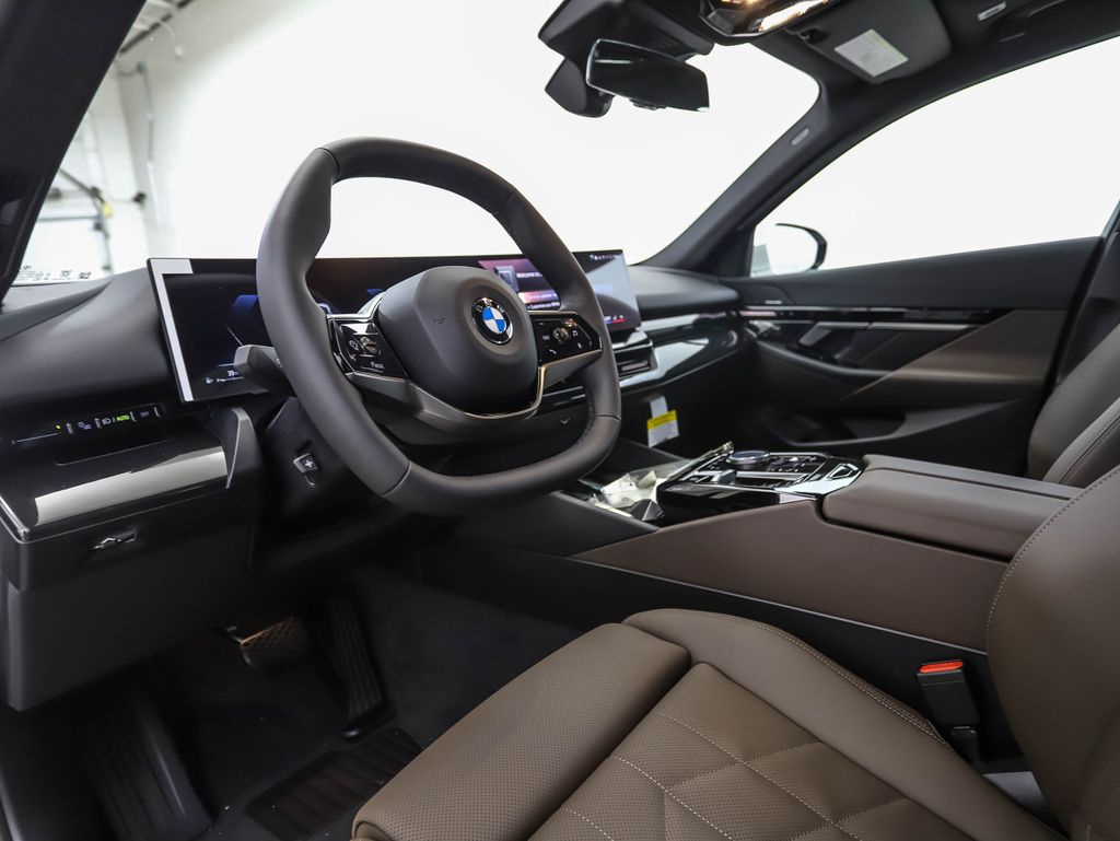 Thumbnail: 2026 BMW 5 Series - 10