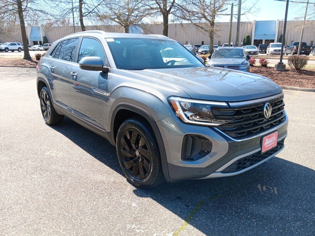 2024 Volkswagen Atlas Cross Sport 2.0T SE w/Technology 7