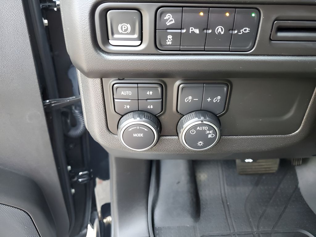 Used Car 2021 Chevrolet Suburban  Z71 For Sale Under $40,000 In Austin, Texas