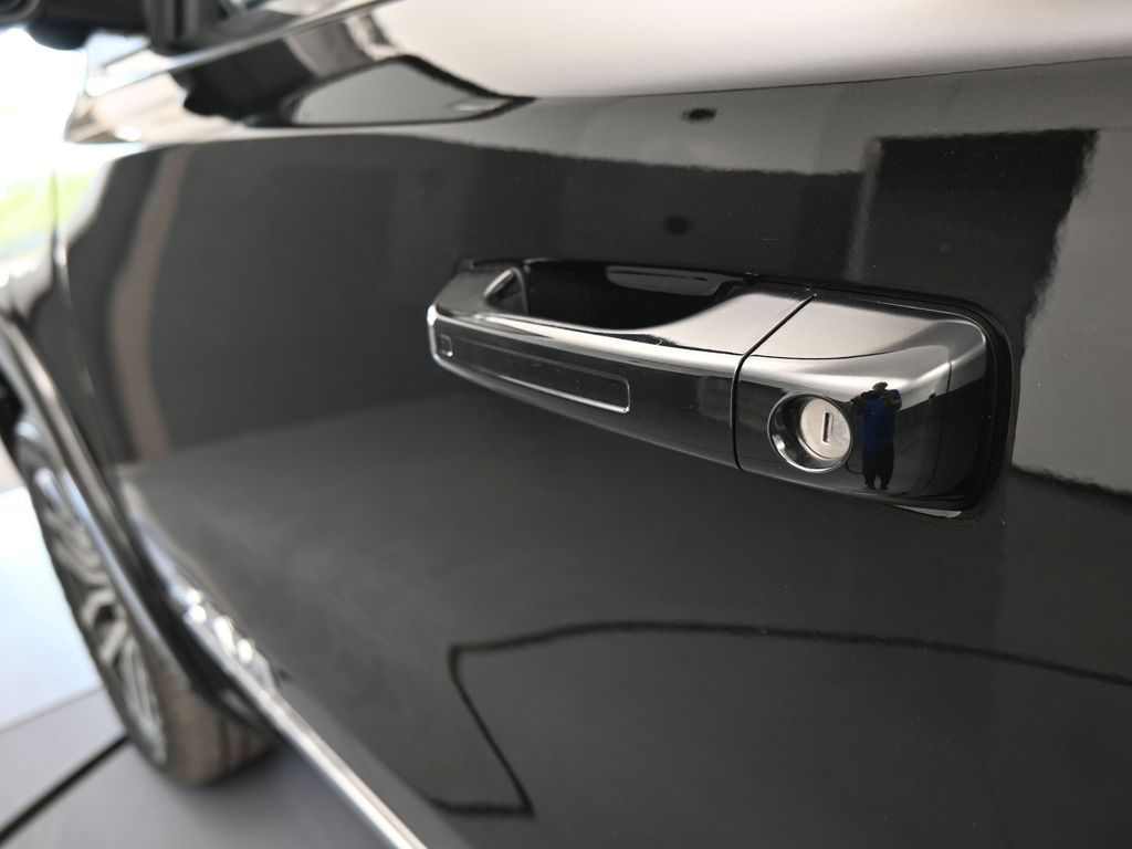 New 2026 Diamond Black Crystal Pearlcoat Ram Limited image 31