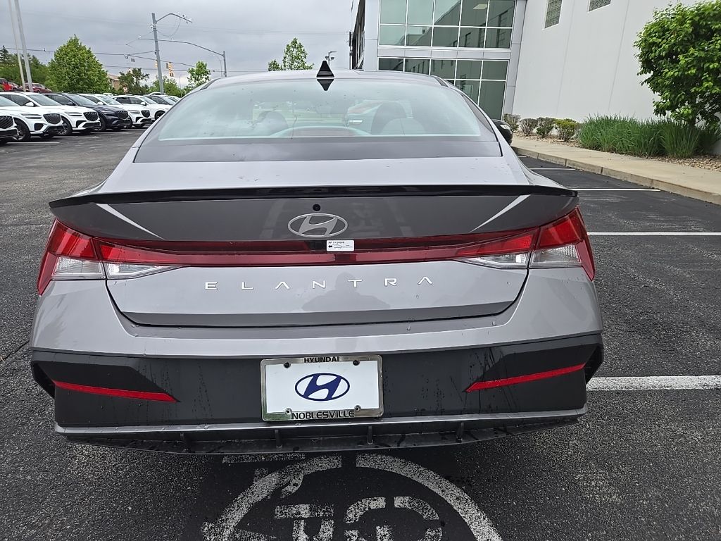 2025 Hyundai Elantra Sport 7