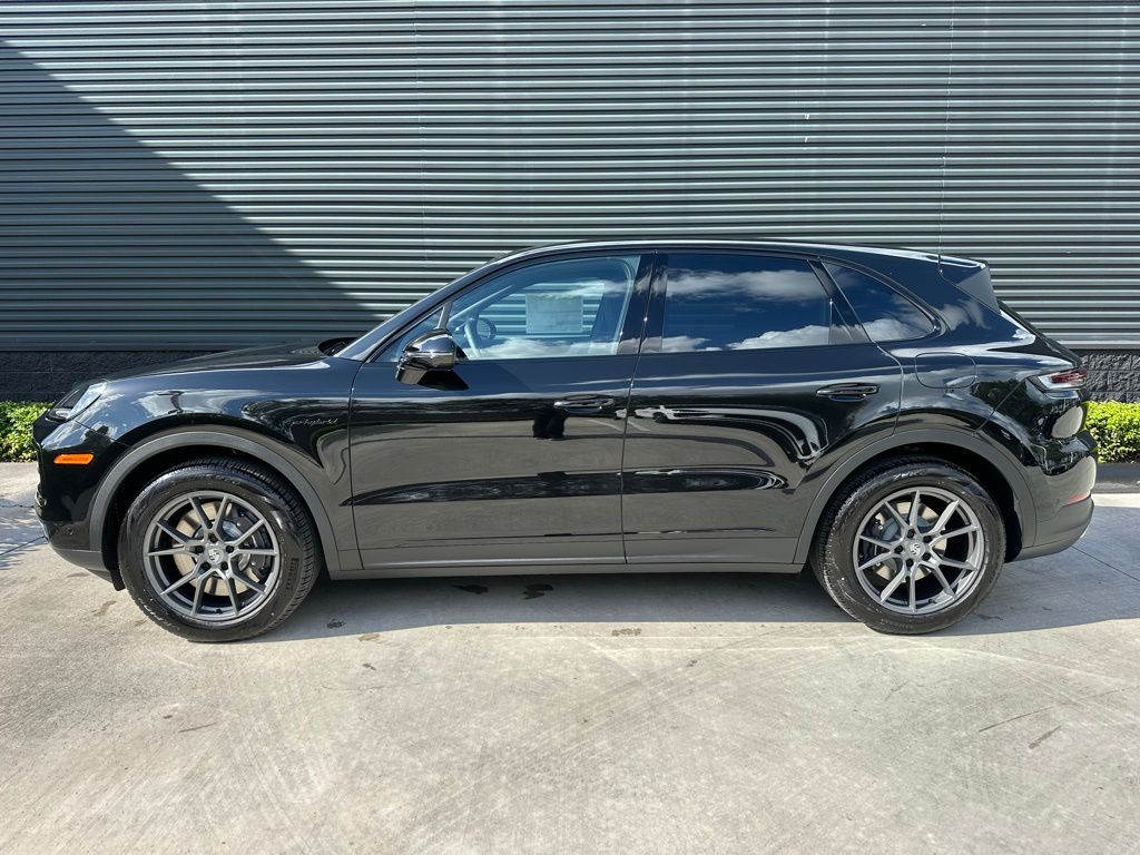 Thumbnail: 2026 Porsche Cayenne - 2