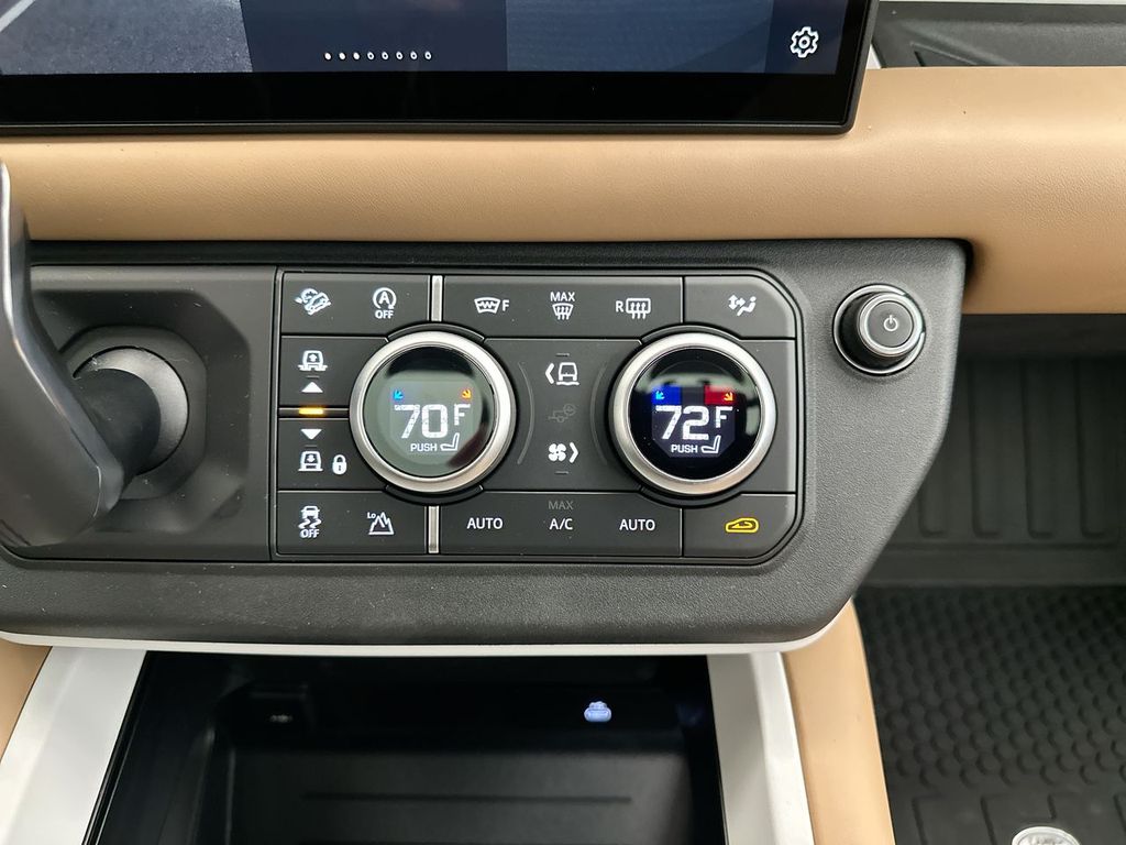 Thumbnail: 2025 Land Rover Defender - 12