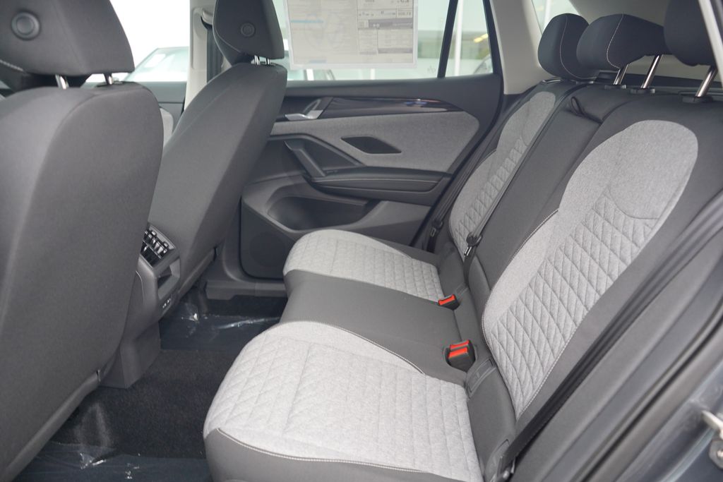 Thumbnail: 2025 Volkswagen Tiguan - 7