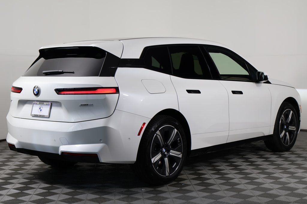 Thumbnail: 2026 BMW iX - 2