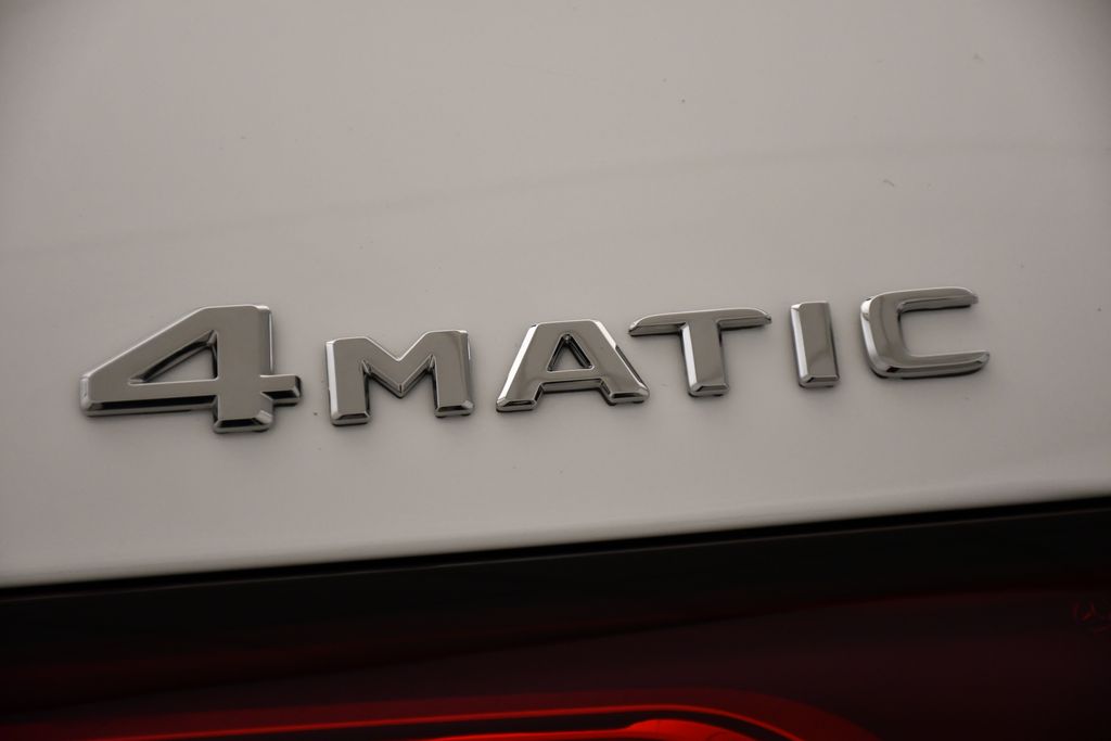 Thumbnail: 2025 Mercedes-Benz GLC - 10